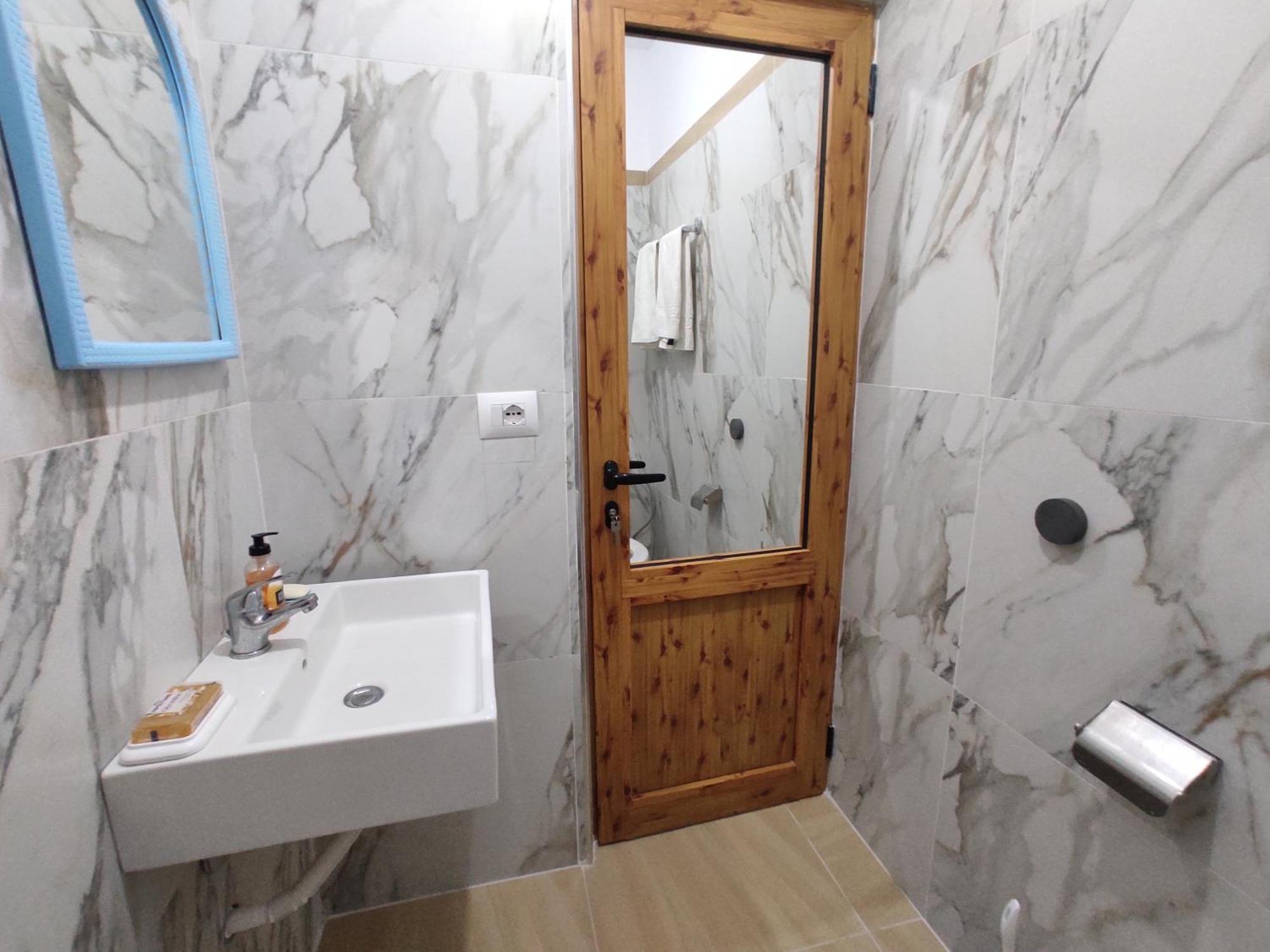 Dino Guest House Gjirokastër Екстериор снимка