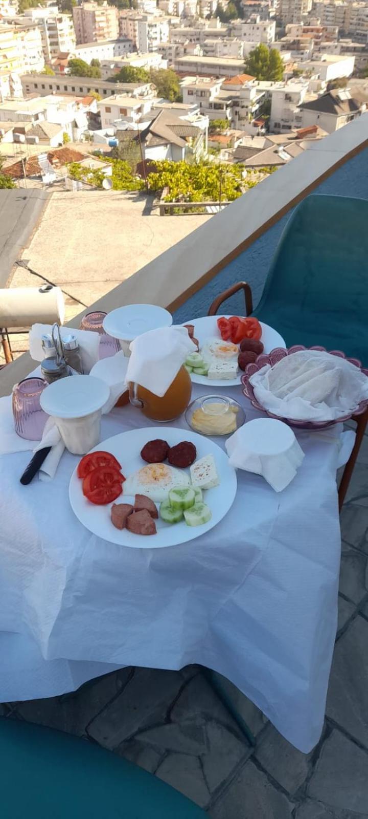 Dino Guest House Gjirokastër Екстериор снимка